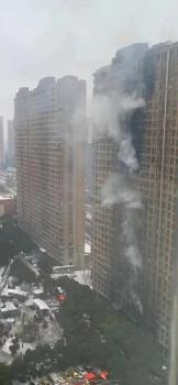 南京一高层小区起火致4死，火灾发生原因还在调查中