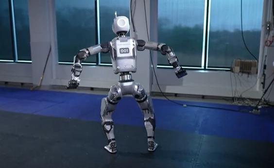 电动人形机器人Atlas将步入电动化新纪元