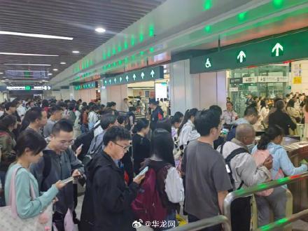 重庆轨道交通日客运量创新高 再破纪录达516万
