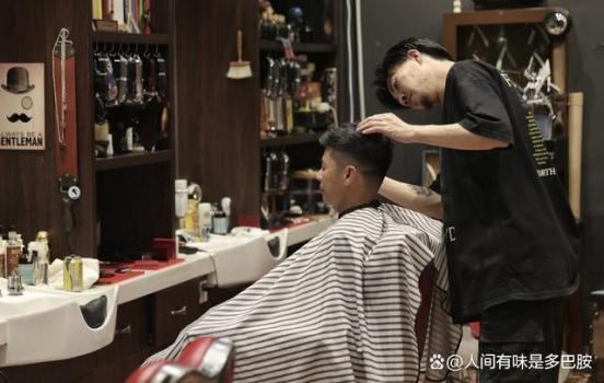 男士理发店为什么越来越多了 男性美容新风潮
