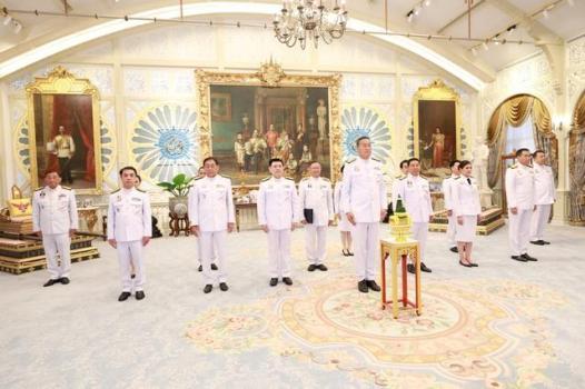 泰国新内阁成员宣誓就职 赛塔总理率团誓忠国王