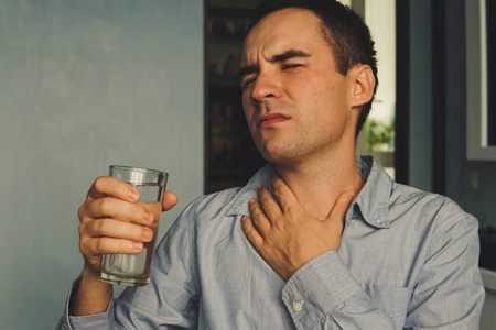 总是口干当心这5种疾病 最解渴的饮料还得是白开水