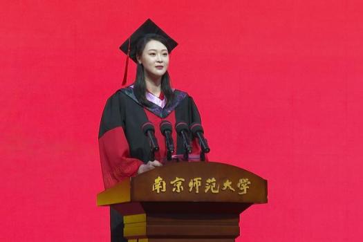 奥运冠军惠若琪博士毕业 以热爱，致未来讲台
