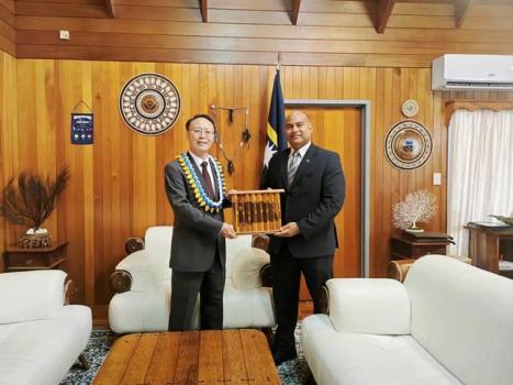 中国驻瑙鲁大使吕进履新 推进中瑙关系新进展