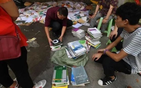 突然暴涨！杭州有人从家里拖出200斤，全卖了！废旧书籍变现金！