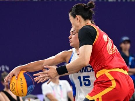 中国三人女篮迎开门红 加时险胜法国