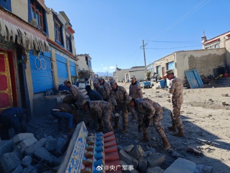 日喀则地震后近千名官兵救援 紧急物资运抵灾区