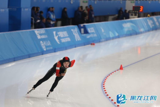 又是三面五星紅旗一起升起 亞冬會賽場上的豐收時刻