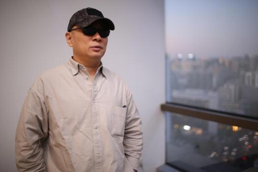 王海回应职业打假三十年争议 直播带货成新焦点