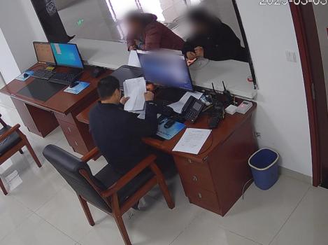 13岁男孩1个月花光全家积蓄 游戏充值与网购挥霍