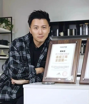 谢霆锋的烤肠卖了15亿元 明星效应助力破圈
