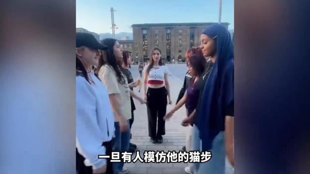 網(wǎng)紅貓爺談“毋庸置疑”熱梗由來 貓步潮流席卷網(wǎng)絡(luò)