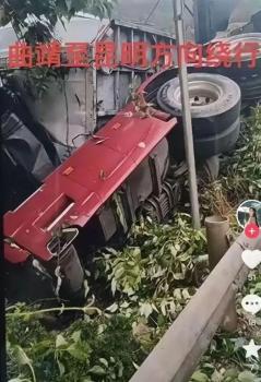 網(wǎng)紅卡車司機突發(fā)車禍遇難 粉絲悼念引發(fā)關(guān)注
