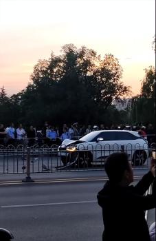 晉城車輛超速肇事致女子身亡 晚高峰慘劇引發(fā)關(guān)注