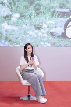 宋茜亮相成都分享公益經(jīng)歷 傳遞愛心與責(zé)任