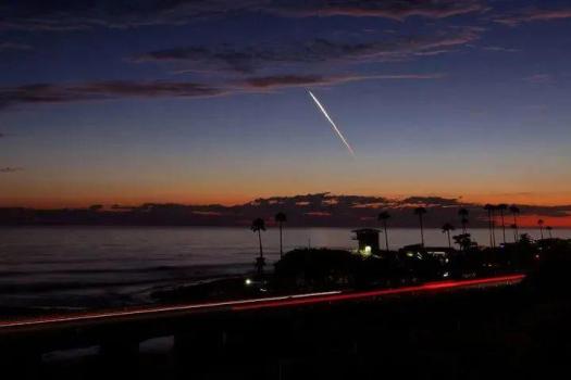 馬斯克的星鏈衛(wèi)星接連墜落 太陽活動成關(guān)鍵因素