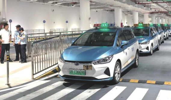 深圳嚴查出租車違規(guī)運營問題