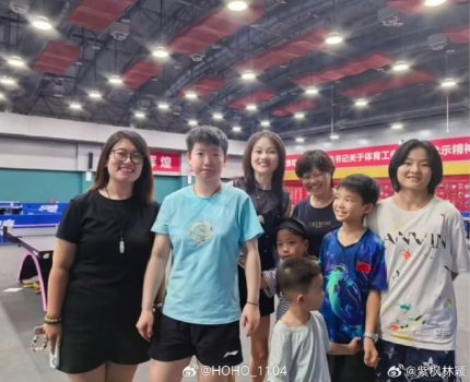 羨慕每一位可以跟莎莎合影的朋友