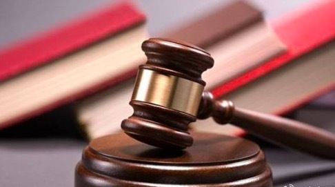 男子偷拍殯儀館人員親密照勒索被判刑