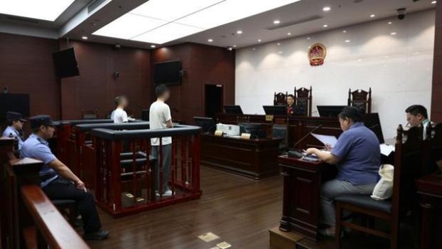 两名饭店员工调包茅台酒获刑 盗窃罪判罚明确