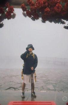 警方回应男子齐云山徒步失联9天 搜救仍在进行中