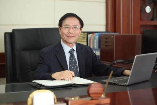 82岁富豪拟隐退 近25亿元股票分两女 家族财富传承