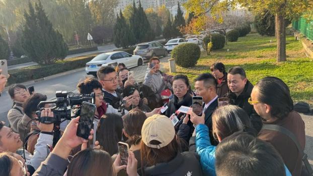 狗咬人主人被反杀 是否防卫过度 控辩双方激辩正当防卫界限