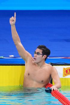 王长浩男子100米蝶泳冠军 天津健儿夺魁庆典