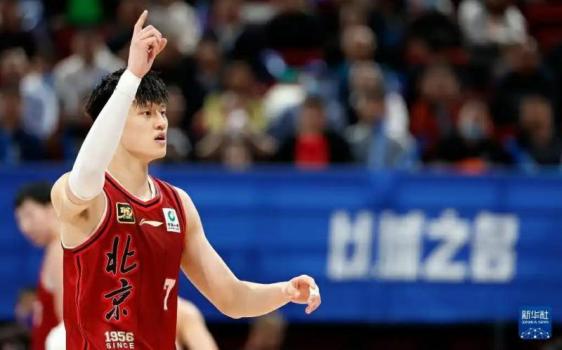 北汽男篮主帅：曾凡博新赛季去向未定 去向仍待定