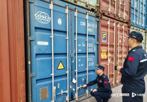 走私者把衣服里当集装箱装货 涉案冻品威胁食品安全