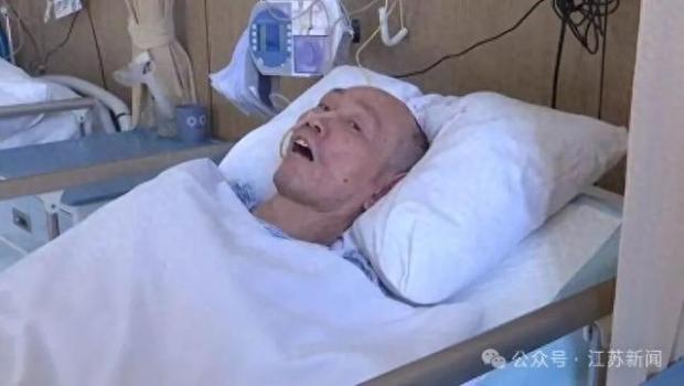 “無名”男子醫(yī)院躺7年半 警方介入 七年無聲守護(hù)
