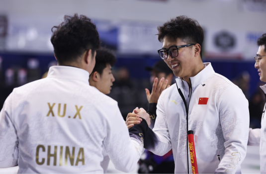米蘭冬奧會冰壺落選賽 中國男隊(duì)三連勝暫居首
