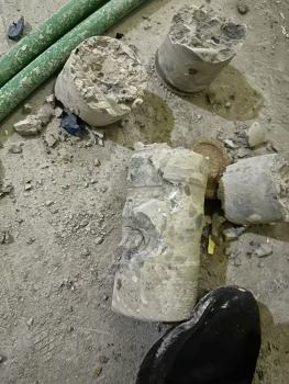 新房裝空調(diào)，師傅將承重梁鋼筋打斷?業(yè)主安全受威脅