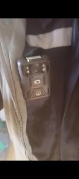 热力公司人员戴警徽记录仪入户测温 违规行为引争议