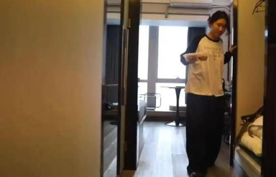 渐冻症女孩用蔡磊新药一年站起来了 重生的希望