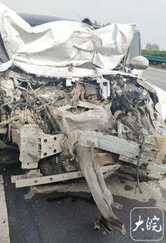 满月宴车祸死者家属发声：一个疏忽，毁了我们两家人