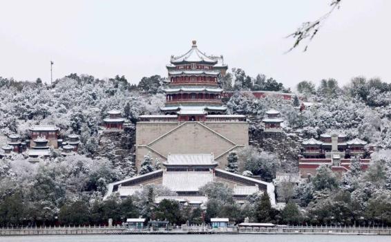 雪花将故宫、颐和园装点成诗意画卷 全民奔赴雪中紫禁城