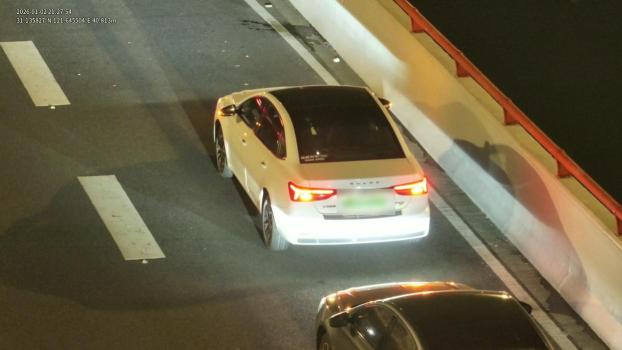 网约车不想排队 停高架上候单 记9分罚200元！