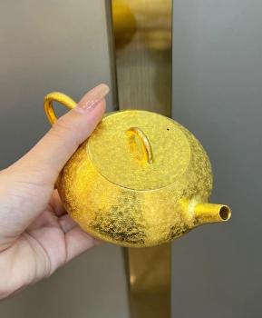 有顾客最多囤过4000克黄金 家庭争论卖与留