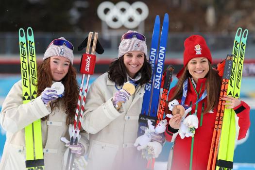 冬奥会冬季两项女子15公里个人赛图集 法国选手摘金夺银