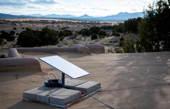 美国向伊朗送6000套“星链”终端？秘密支持抗议者