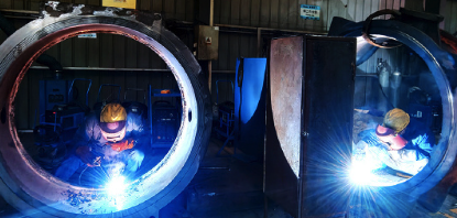 春节前中国工厂忙赶工 无视特朗普关税