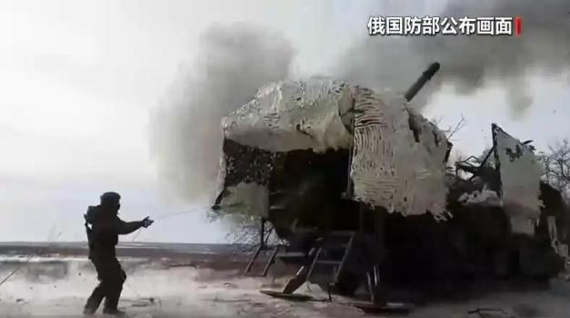 俄称控制两居民点 乌称打击俄军装备 前线战斗激烈