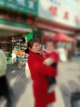 雇主入狱 月嫂无偿带娃度过5个春节 爱心超越血缘