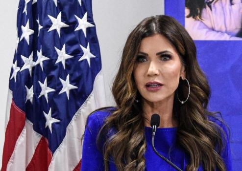 美国土安全部长被解职原因曝光 2亿广告费争议