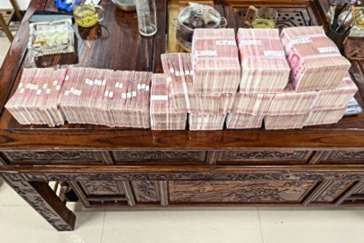 150萬(wàn)現(xiàn)金險(xiǎn)被騙！阜陽(yáng)潁東警方上門(mén)為群眾及時(shí)止損