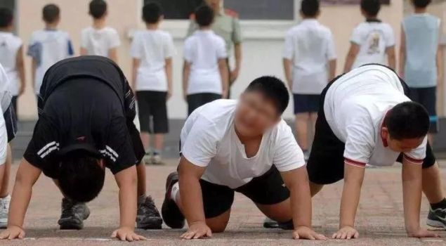 12歲男孩一頓半斤肉體重200斤 肥胖問(wèn)題引關(guān)注