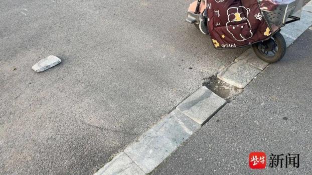 男子騎車被地磚絆倒多處骨折 路面隱患引發(fā)責(zé)任爭(zhēng)議