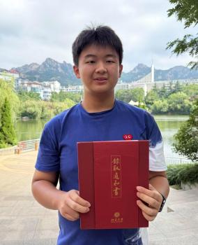 青島二中畢業(yè)生分享高考故事 心態(tài)與靜悟成就高分奇跡