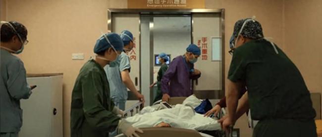 35歲房產(chǎn)中介猝然離世背后：頻繁加班與額外“體罰”